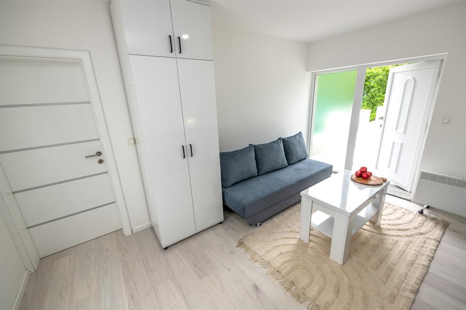 Upper lounge with sofa